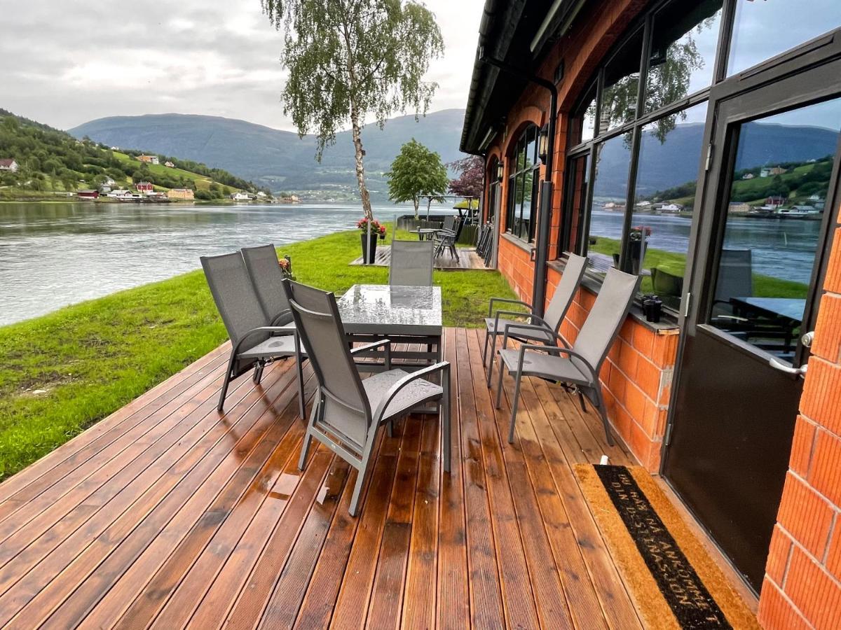 Olden Apartments 2 Stryn Bagian luar foto